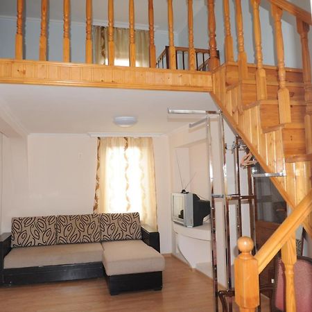 Apartment On Prospekt Mira 71 ซุคุม ภายนอก รูปภาพ