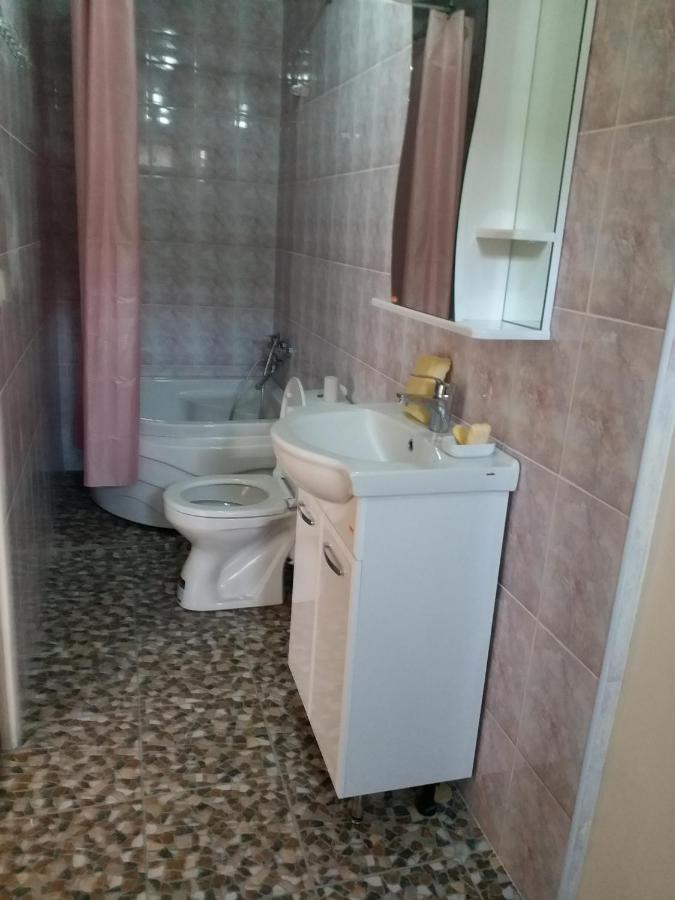 Apartment On Prospekt Mira 71 ซุคุม ภายนอก รูปภาพ