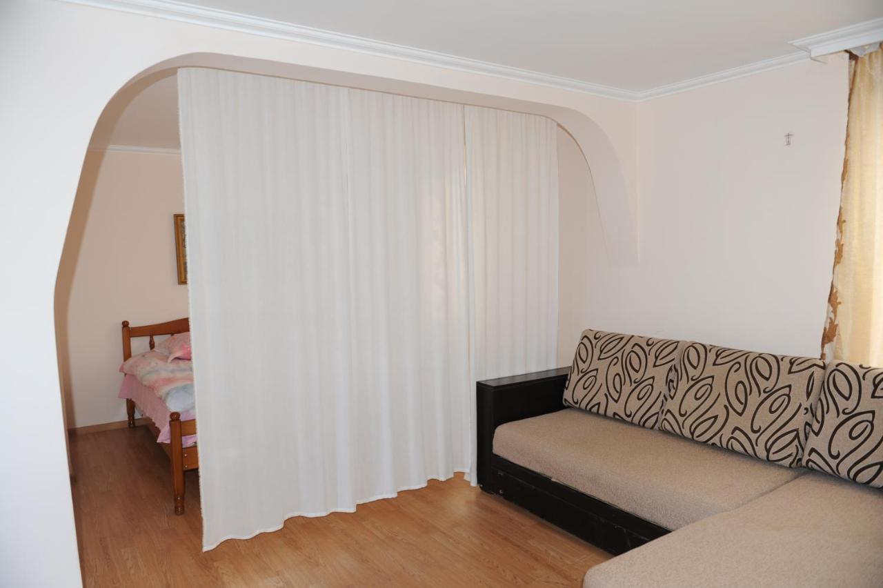 Apartment On Prospekt Mira 71 ซุคุม ภายนอก รูปภาพ