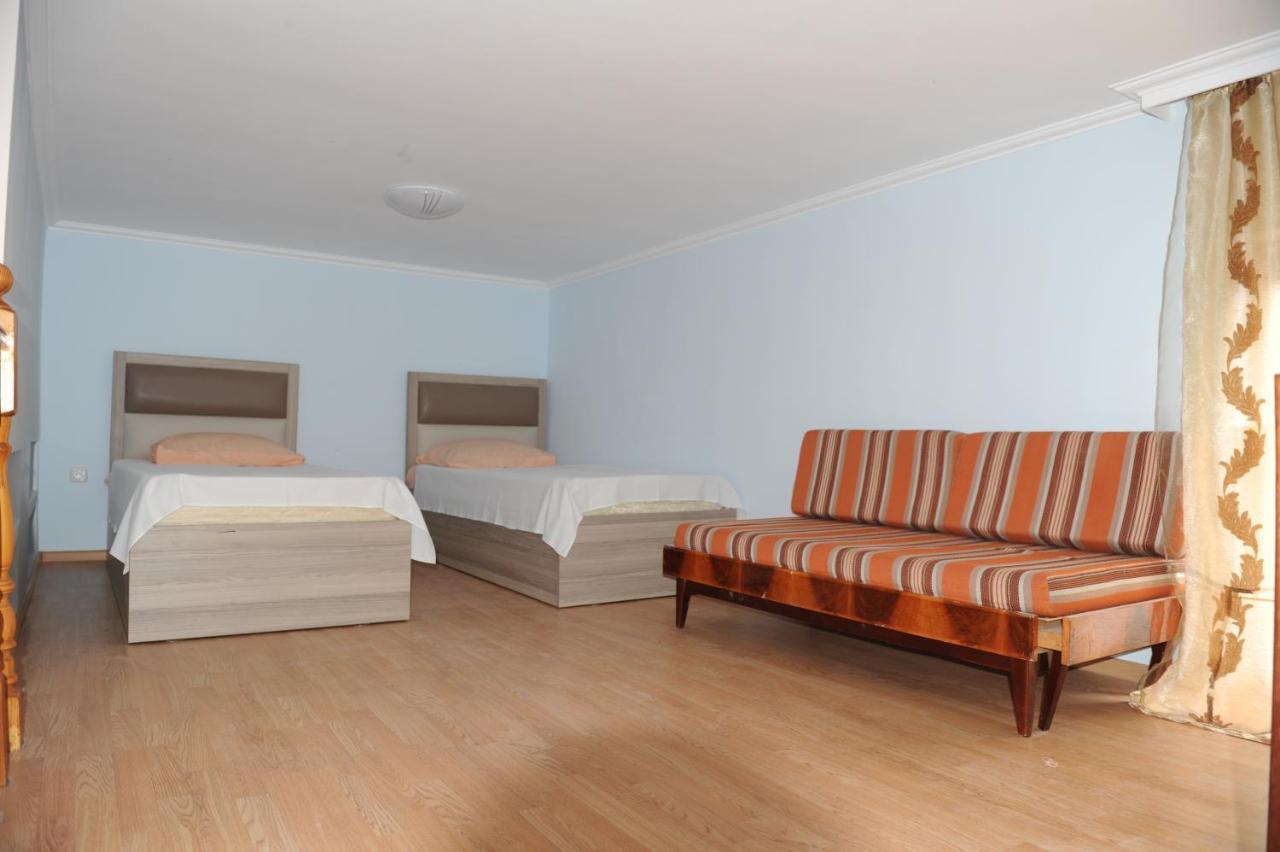 Apartment On Prospekt Mira 71 ซุคุม ภายนอก รูปภาพ
