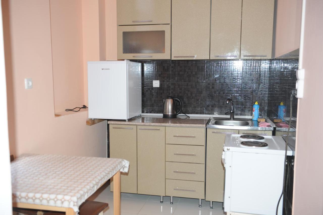 Apartment On Prospekt Mira 71 ซุคุม ภายนอก รูปภาพ